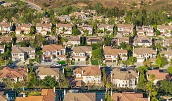 1040 S Summer Breeze Ln, Anaheim, CA 92808