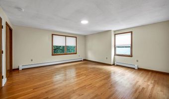 24 Iron Gate Ln, Cromwell, CT 06416