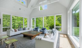 7 Ashwood Ct, Amagansett, NY 11930