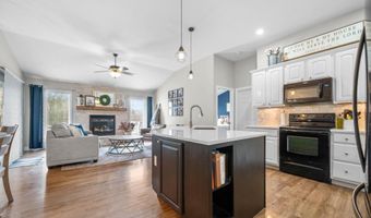 220 S Onewood Dr, Andover, KS 67002