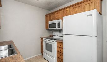 703 Meadow Pl, Ames, IA 50010