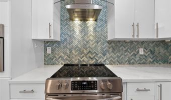 420 CEDAR FALLS Dr, Apollo Beach, FL 33572