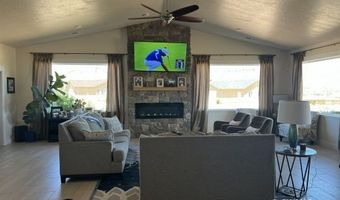 1095 E Canyon Dr, Big Water, UT 84741