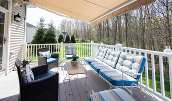 305 Richmond Glen Dr, Cheshire, CT 06410