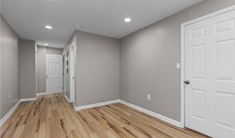 660 Village Green Blvd E, Adams Twp., PA 16046