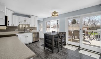 661 W Saint Aubin Dr, Addison, IL 60101