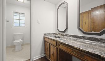 1369 Crescent Dr, Baton Rouge, LA 70806