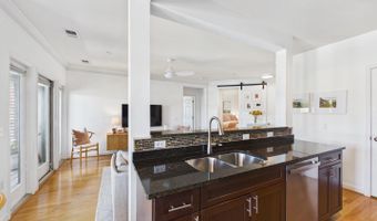 2101 N MONROE St #403, Arlington, VA 22207