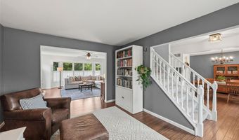 501 Oak Leaf Manor Ct, Ballwin, MO 63021