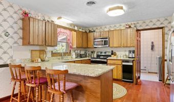 141 EMBILL Dr, Blakeslee, PA 18610
