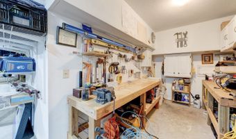 35 Woodsedge Ct, Berlin, CT 06037