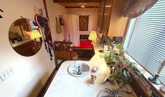 850 Gambier Dr, Alford, FL 32420