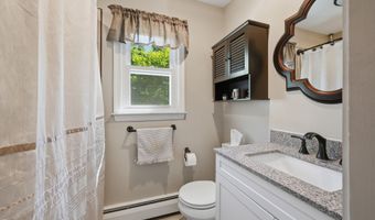 8 Winthrop Rd, Bethel, CT 06801