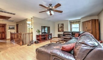 8 Whippoorwill Ln, Bethany, CT 06524