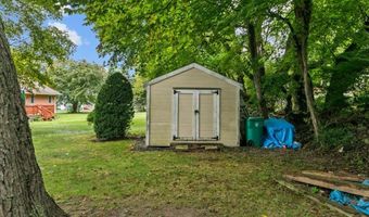 6 Wabasso Ter, Middletown, RI 02842