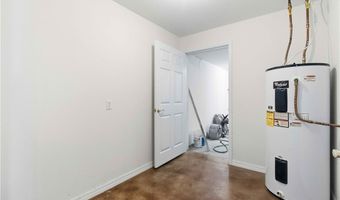 136 Riverview Dr, Anderson, MO 64831