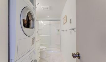 364 Bellevue Ave 4-D, Newport, RI 02840