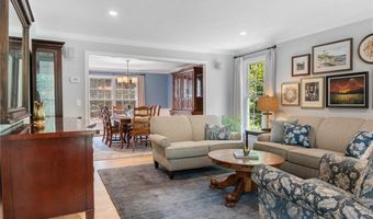 91 Woodridge Dr, North Kingstown, RI 02874