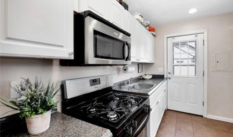 3 Kent Pl, Amityville, NY 11701