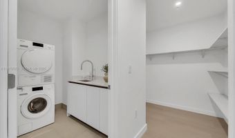 9201 E Bay Harbor Dr LPH01, Bay Harbor Islands, FL 33154