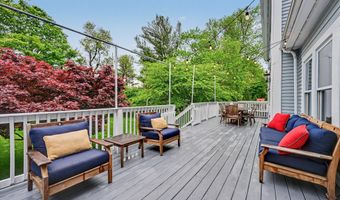 518 Hoyt St, Darien, CT 06820