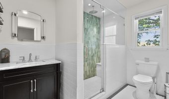 5 Greenfield Dr, Ansonia, CT 06401
