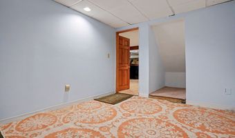 13 Governors Ln, Bethel, CT 06801