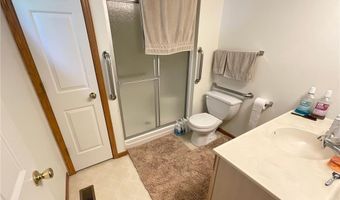 1700 Carriage Homes Dr SW B, Austin, MN 55912