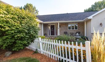 W2567 RIDGEBROOK Court, Appleton, WI 54915