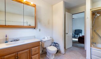607 6th St, Ames, IA 50010
