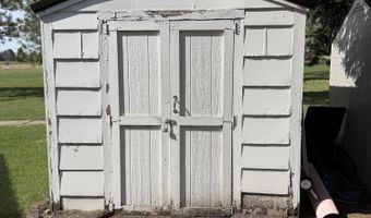 1009 Willow Dr, Aberdeen, SD 57401
