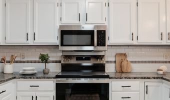 136 Pembroke Rd 9-78, Danbury, CT 06811