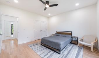 2 Buckingham Rd, Bayonne, NJ 07035
