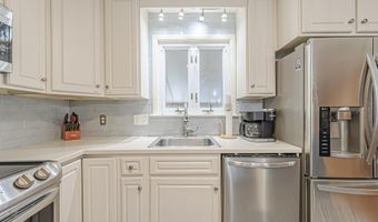 48 W BOLTON Ave, Absecon, NJ 08201