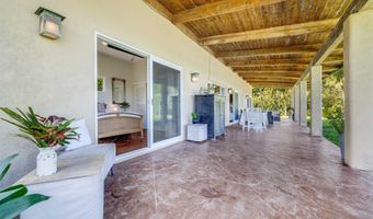 1004 N Honokala Rd B, Haiku, HI 96708