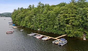 43 Lakeside Dr, Falmouth, ME 04105