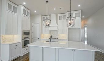 633 COUGAR Dr, Arabi, LA 70032