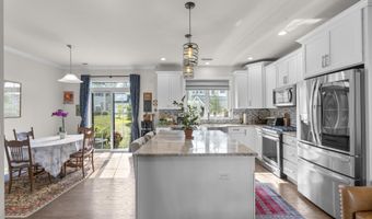 5 W Cross Trl 5, Danbury, CT 06810