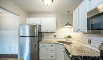 1445 Whispering Creek Dr E, Ballwin, MO 63021