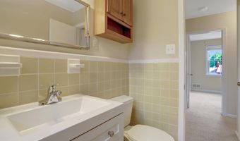 7623 ARLEN St, Annandale, VA 22003