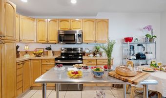 90 Auhana Rd 201, Kihei, HI 96753