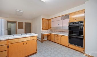2240 Overland Ave, Burley, ID 83318