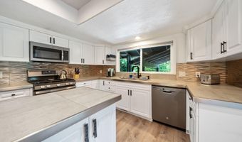 3317 Riverside Dr, Anderson, CA 96007