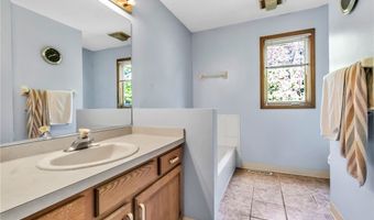 113 Meadow Spring Ln, Amherst, NY 14051