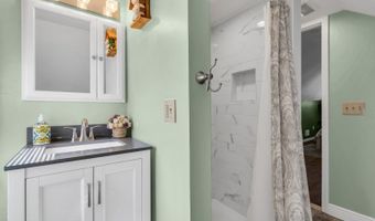 43 Everett Dr, Andover, NJ 07801