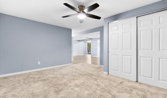 18 Woodland Hills Ct, Alton, IL 62002