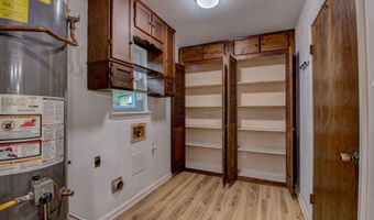996 Hacienda Dr, Benton, AR 72019