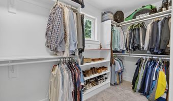 6430 KENHOWE Dr, Bethesda, MD 20817