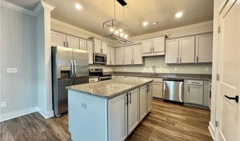 708 NE Heights Ln, Bentonville, AR 72712