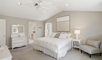14 High St, Barrington, RI 02806